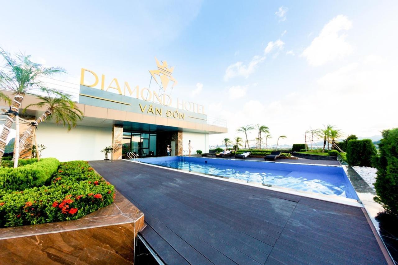 Diamond Hotel Van Don Cam Pha エクステリア 写真