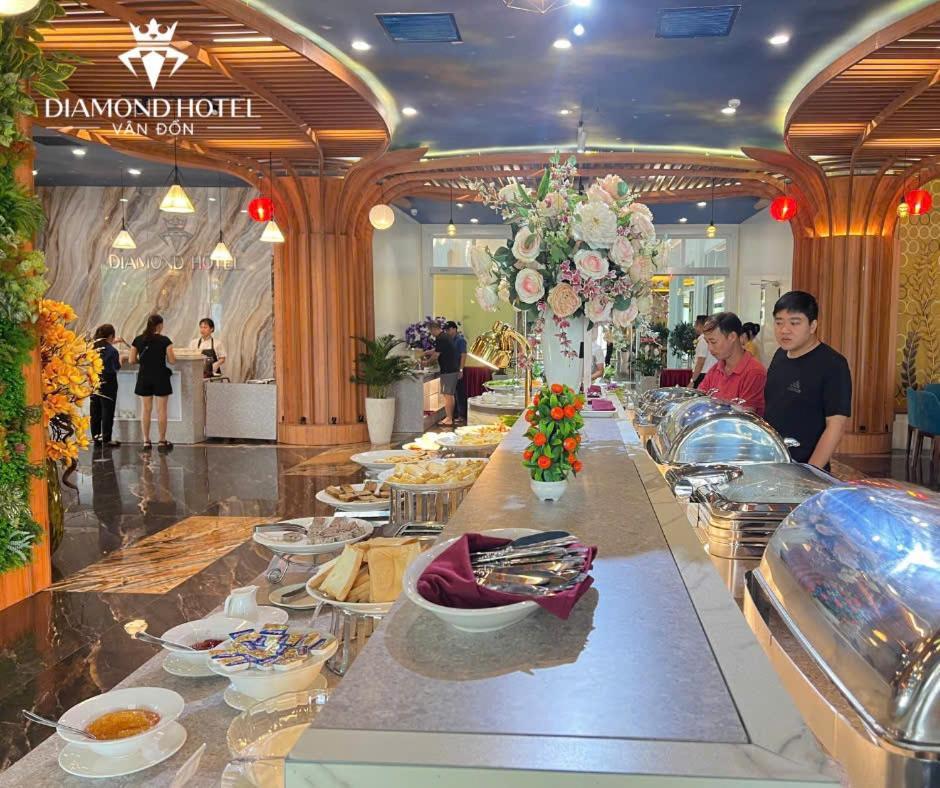 Diamond Hotel Van Don Cam Pha エクステリア 写真